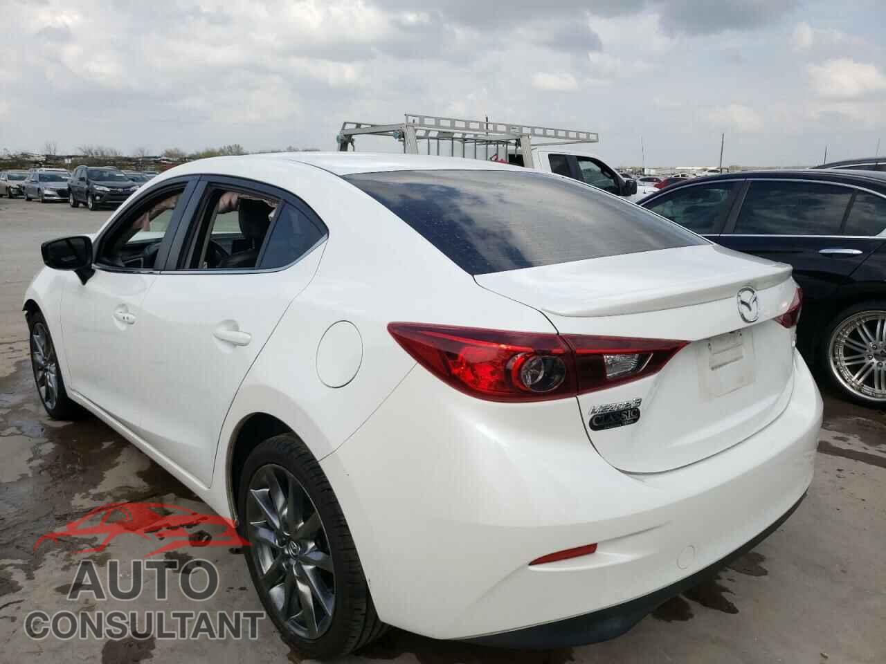 MAZDA 3 2018 - 3MZBN1V32JM229293