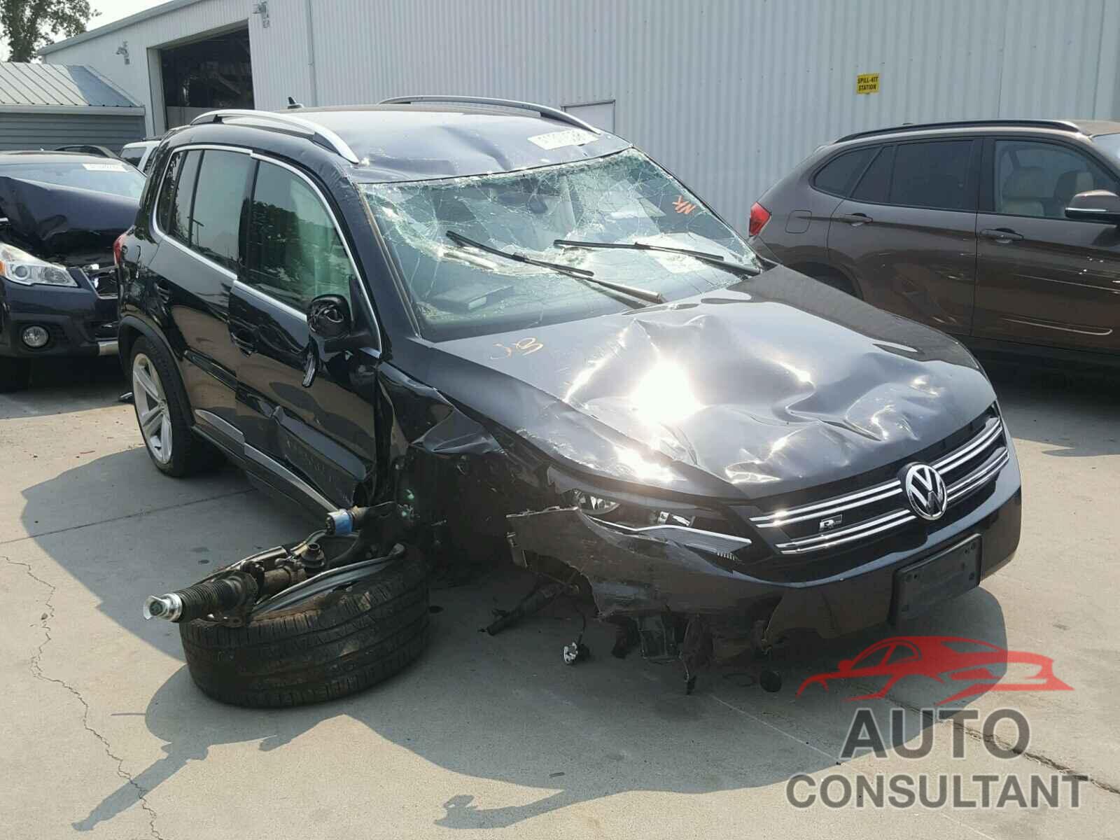 VOLKSWAGEN TIGUAN S 2016 - WVGAV7AX3GW608284