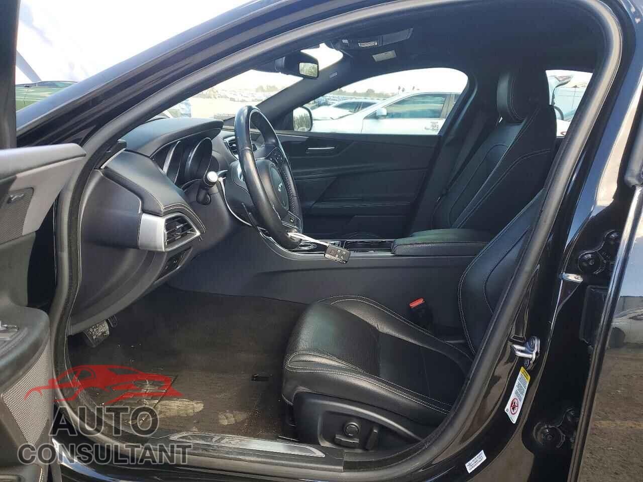 JAGUAR XE 2017 - SAJAF4BV3HA956356