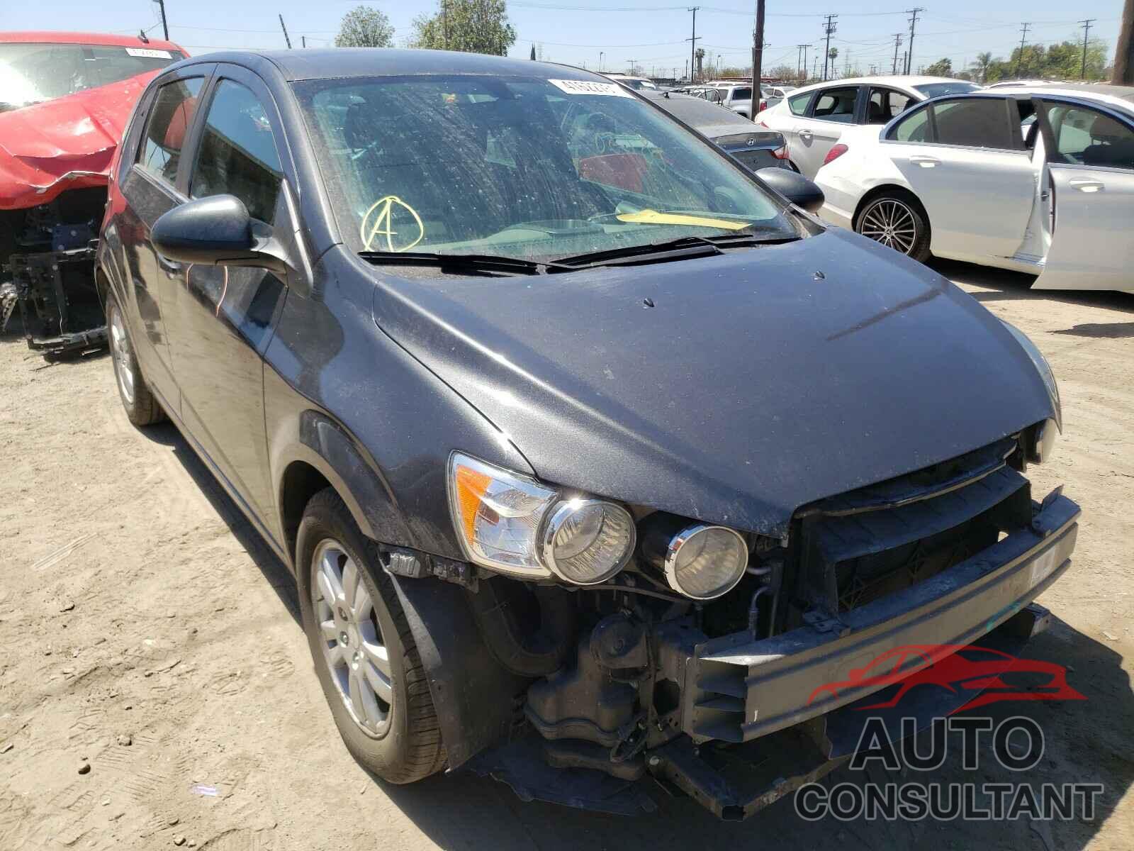 CHEVROLET SONIC 2016 - 1G1JC6SG3G4147370