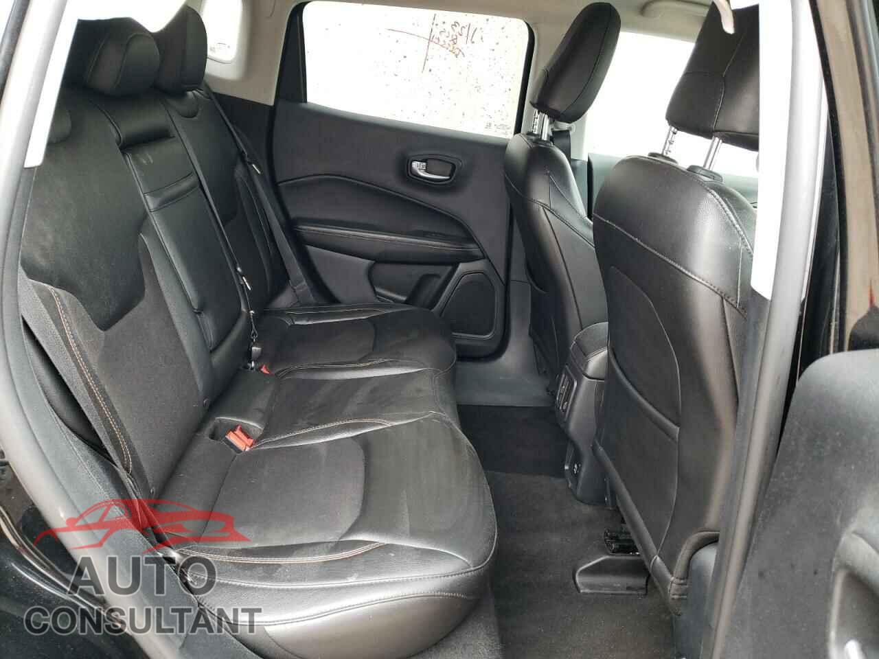 JEEP COMPASS 2018 - 3C4NJDBB4JT284021