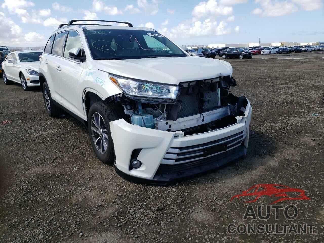 TOYOTA HIGHLANDER 2019 - 5TDKZRFH2KS555919