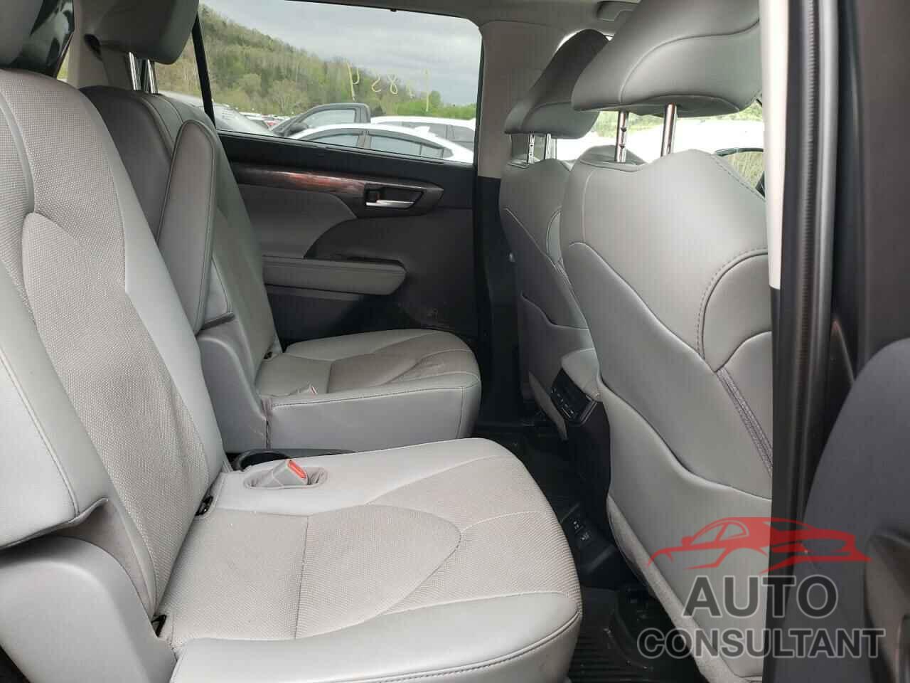TOYOTA HIGHLANDER 2021 - 5TDXBRCH8MS017100