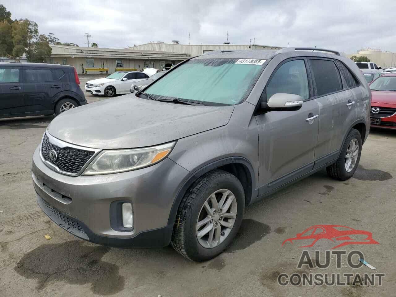 KIA SORENTO 2015 - 5XYKT4A68FG639496