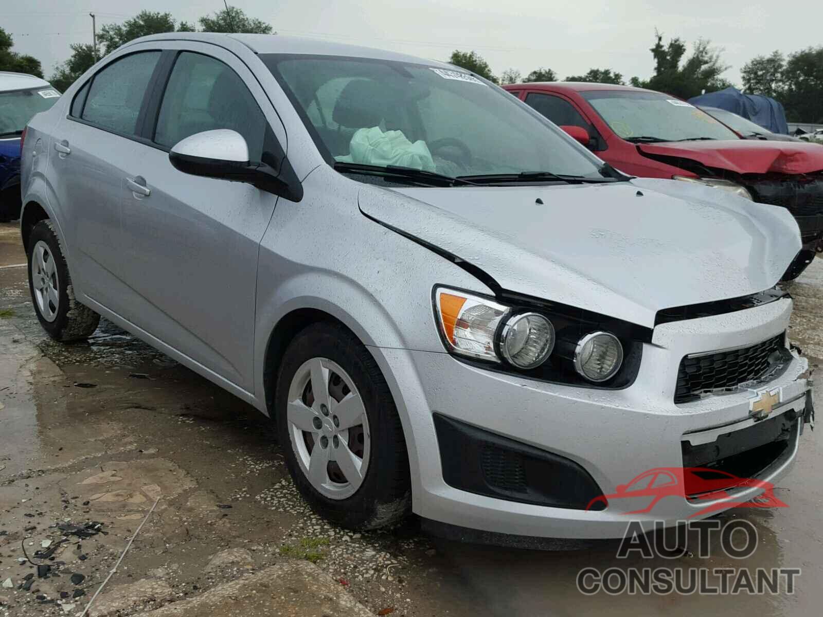 CHEVROLET SONIC 2015 - 1G1JB5SH8F4126700