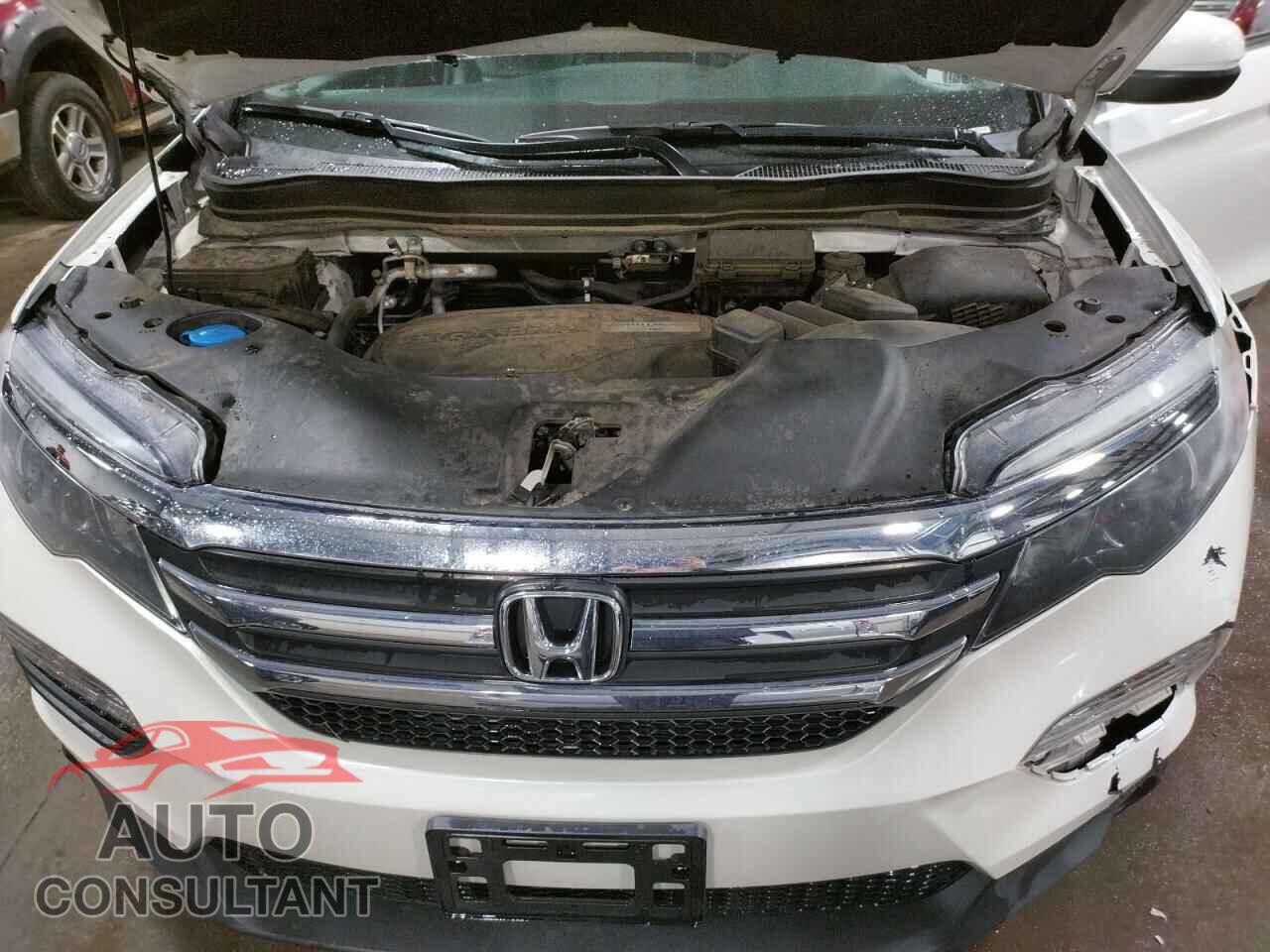HONDA PILOT 2017 - 5FNYF5H73HB013872