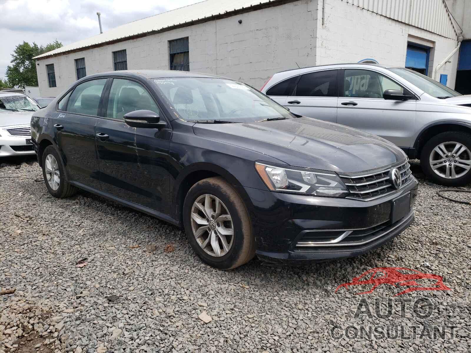 VOLKSWAGEN PASSAT 2018 - 1VWAA7A32JC013428