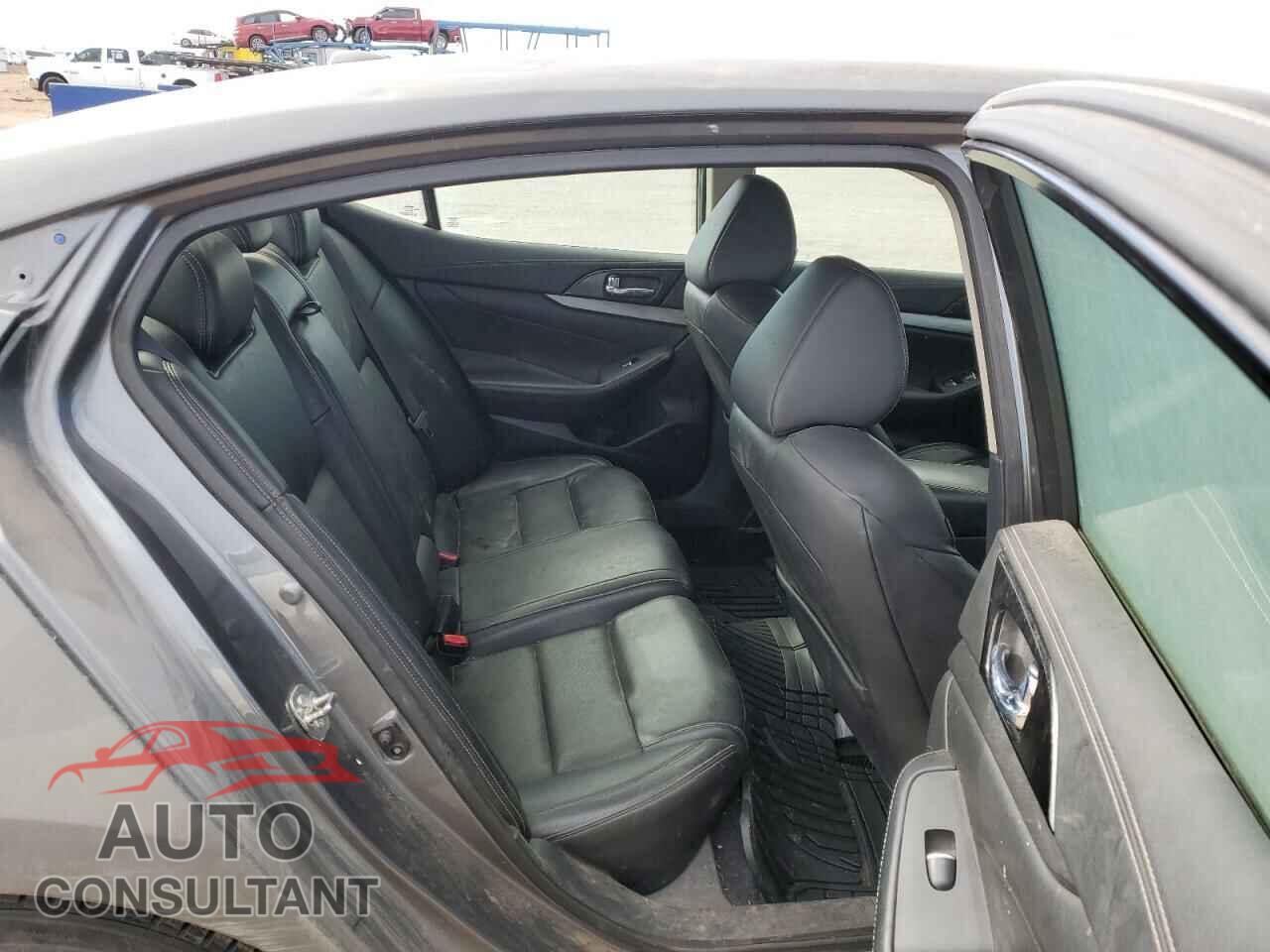 NISSAN MAXIMA 2017 - 1N4AA6AP5HC428016