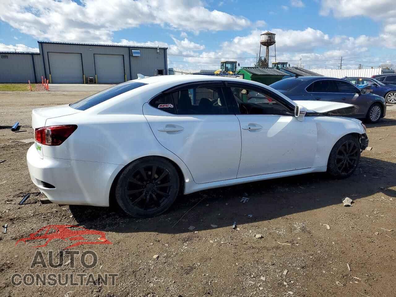 LEXUS IS 2011 - JTHCF5C23B5051969