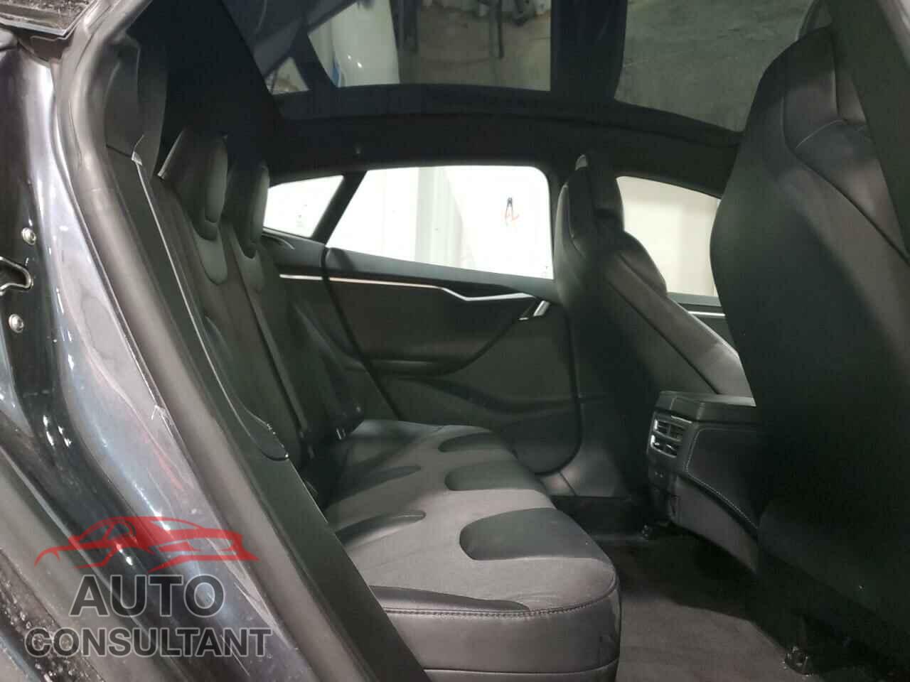 TESLA MODEL S 2017 - 5YJSA1E2XHF197245