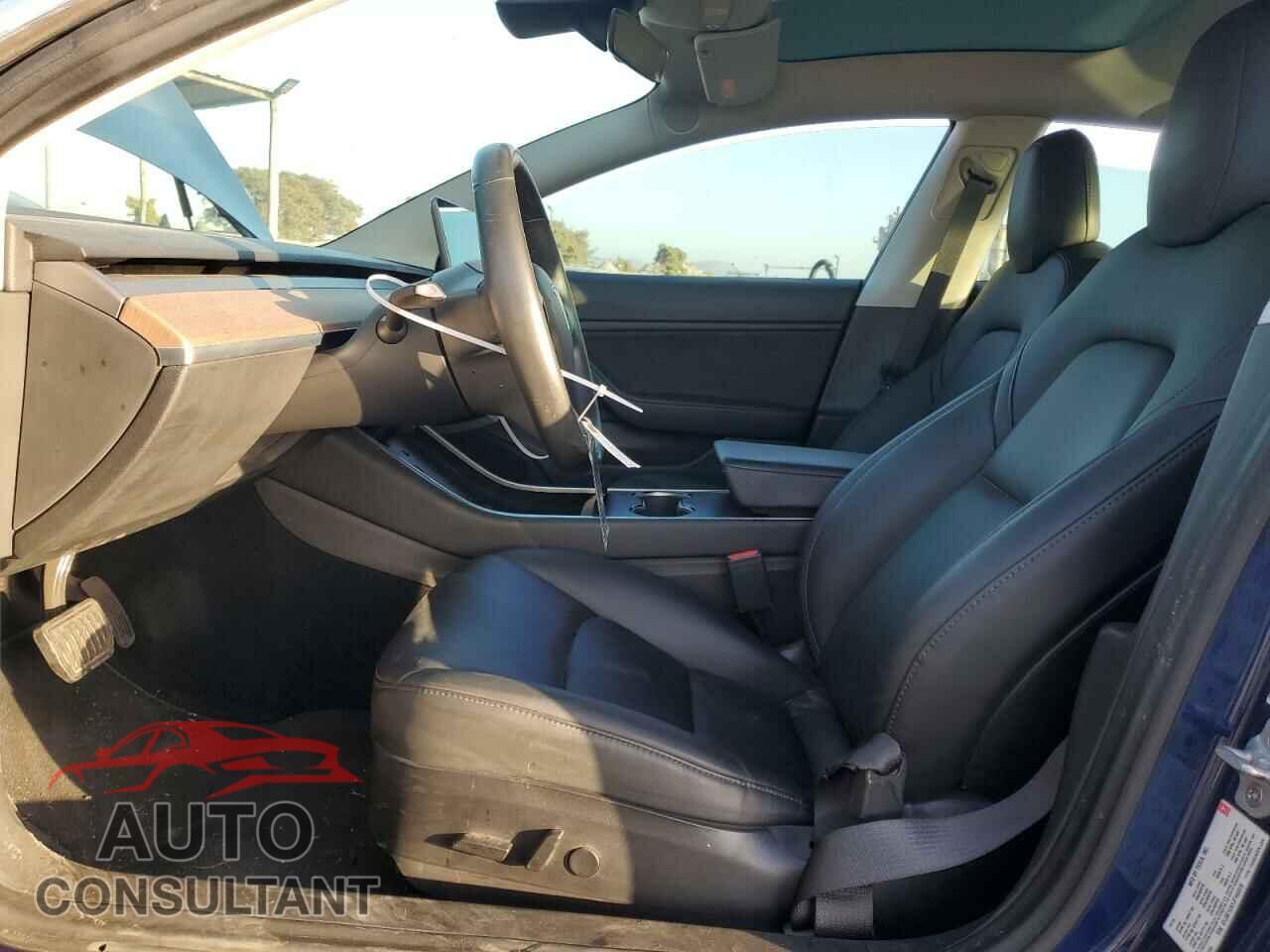 TESLA MODEL 3 2018 - 5YJ3E1EA1JF164379