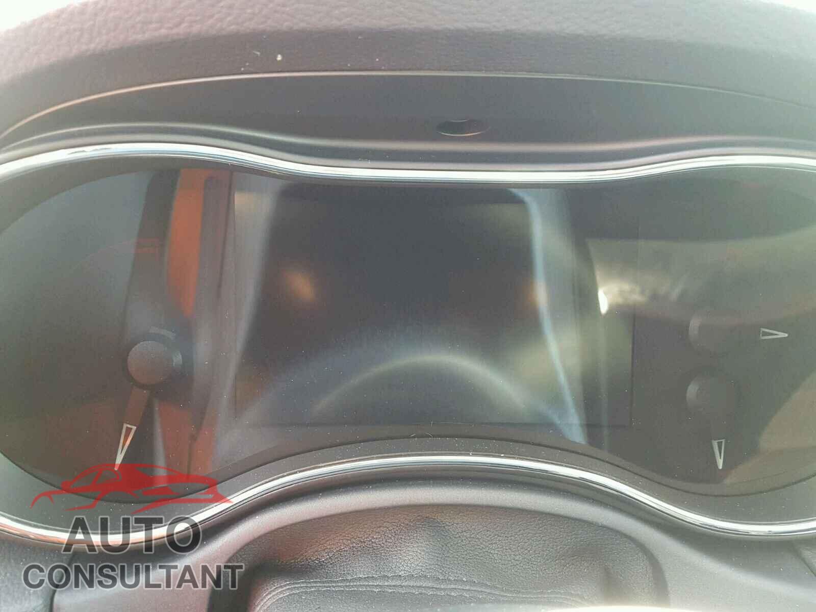 DODGE DURANGO SXT 2018 - 1C4RDHAG1JC289900