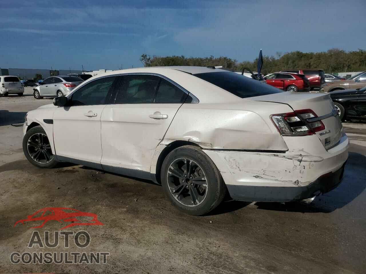 FORD TAURUS 2017 - 1FAHP2E88HG106228