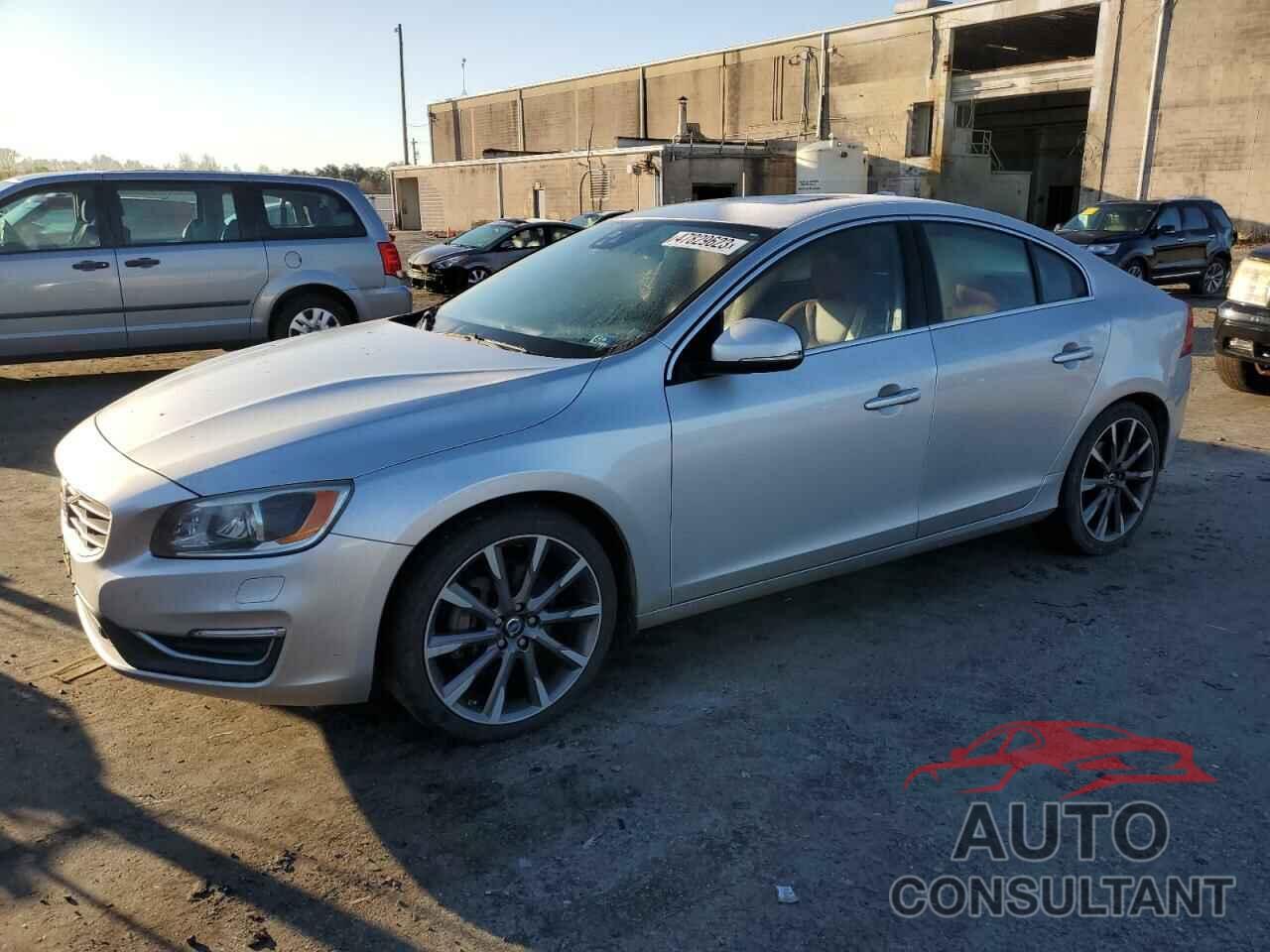 VOLVO S60 2015 - YV149MFMXF2335878