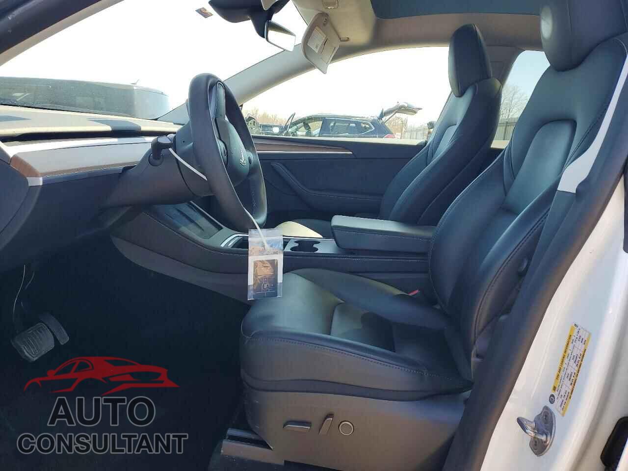 TESLA MODEL Y 2024 - 7SAYGDEE6RF209254