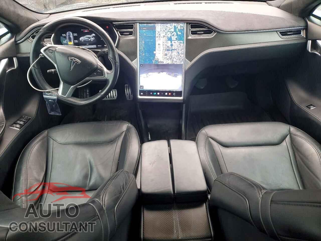 TESLA MODEL S 2015 - 5YJSA1E40FF104831