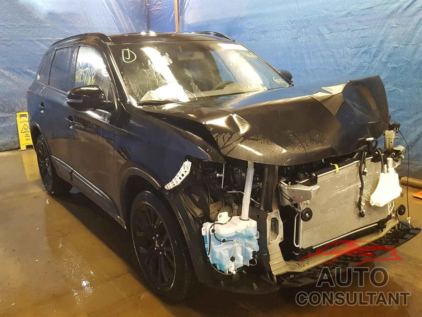 MITSUBISHI OUTLANDER SE 2018 - JA4AZ3A33JZ047857