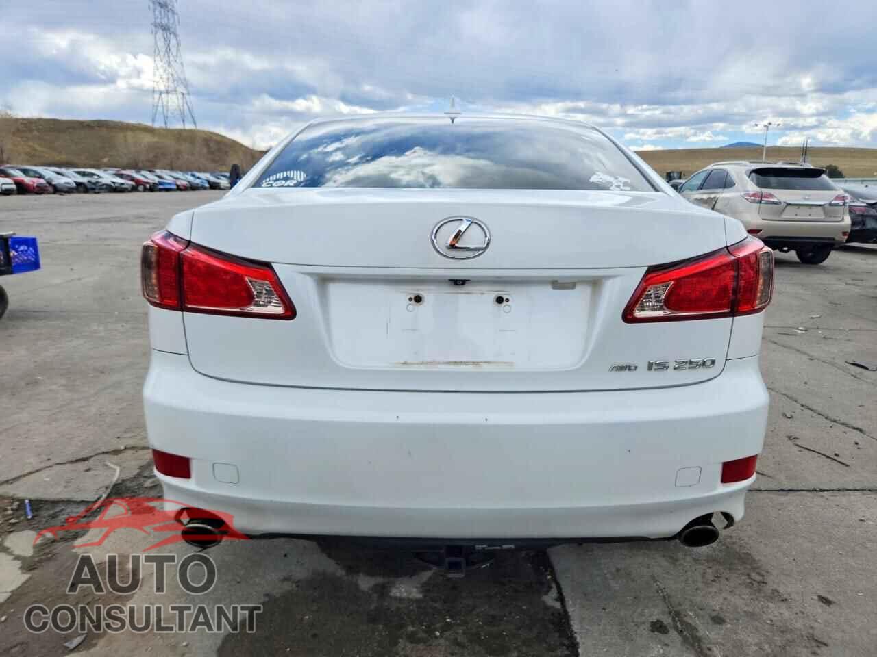 LEXUS IS 2012 - JTHCF5C24C5058107
