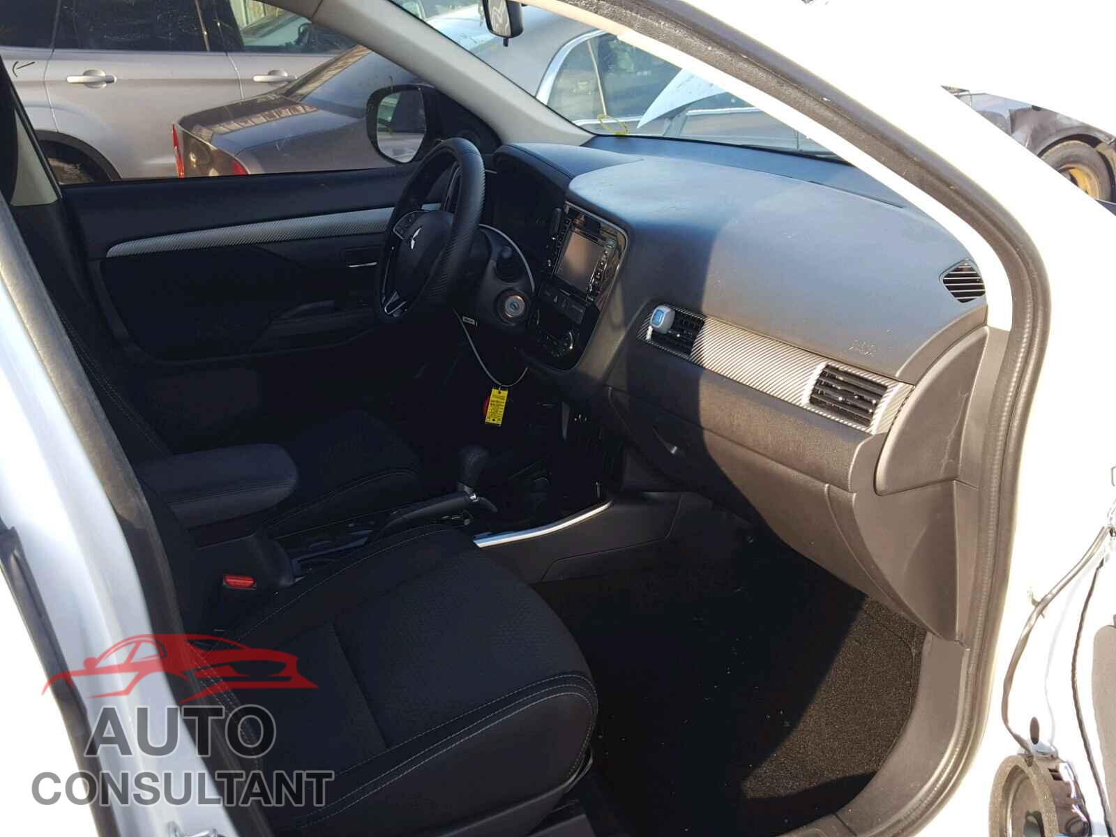 MITSUBISHI OUTLANDER ES 2017 - JA4AD2A32HZ070940
