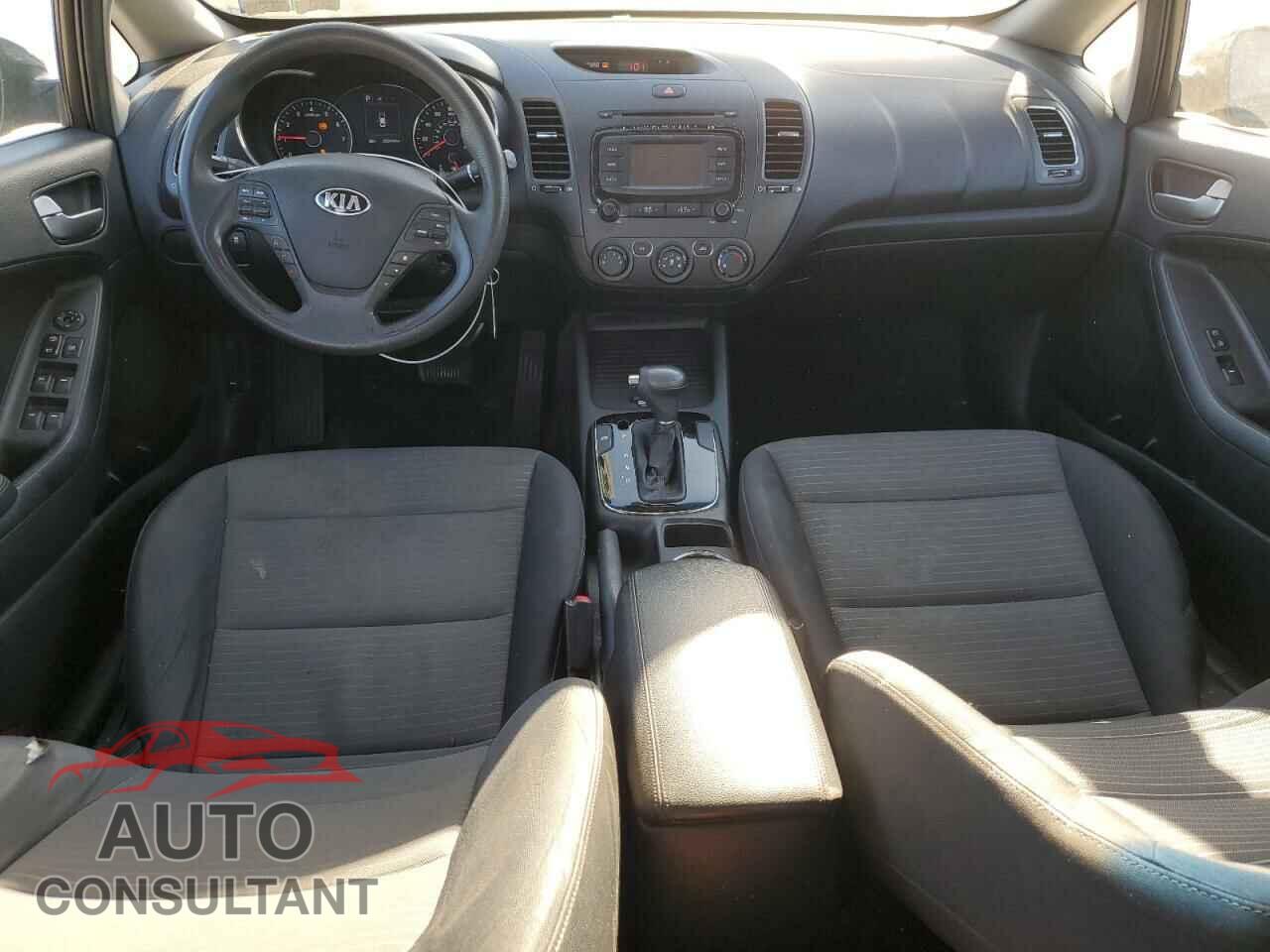 KIA FORTE 2017 - 3KPFL4A77HE026487