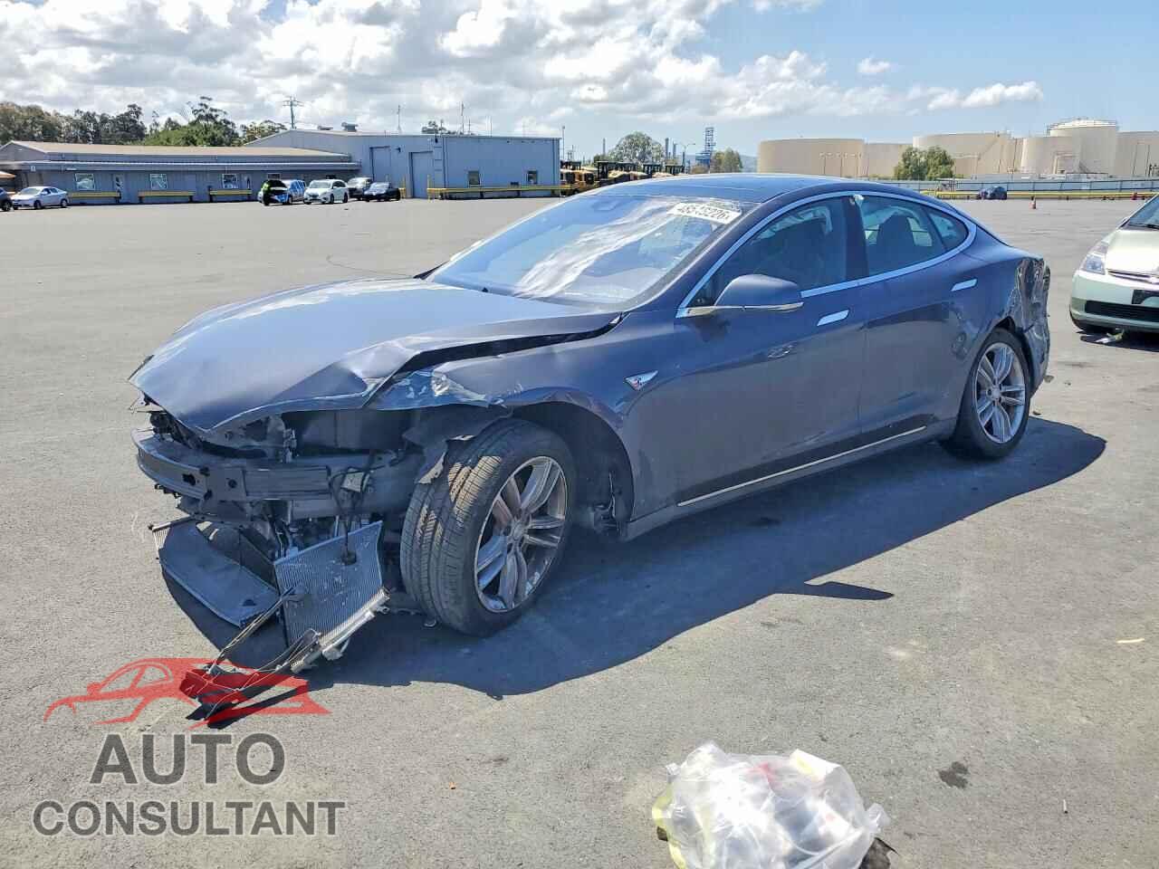 TESLA MODEL S 2015 - 5YJSA1E11FF118811
