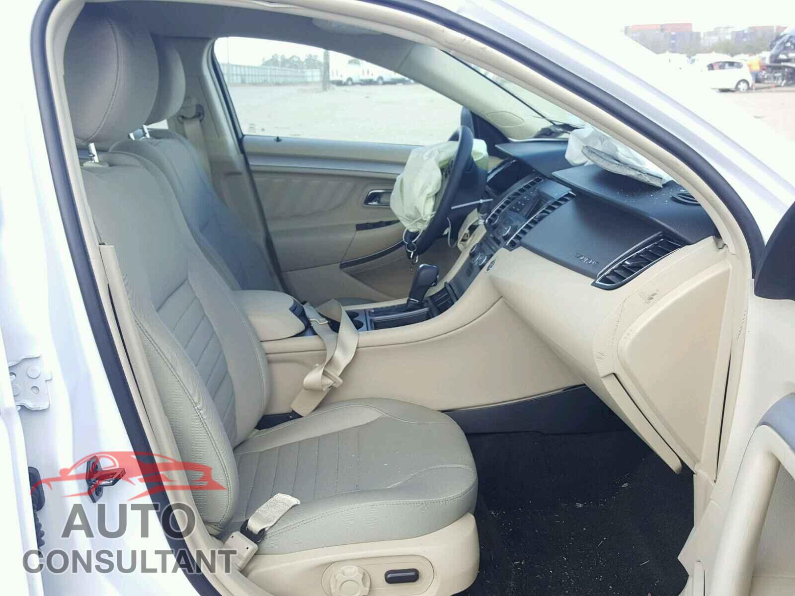 FORD TAURUS 2018 - 1FAHP2D84JG115483