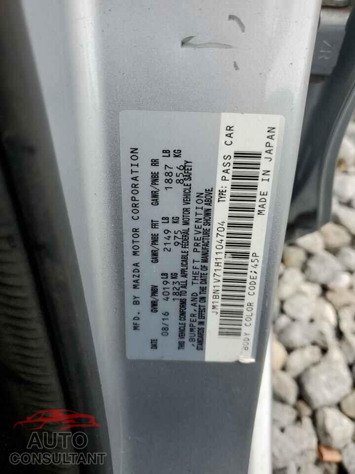 MAZDA 3 2017 - JM1BN1V71H1104704