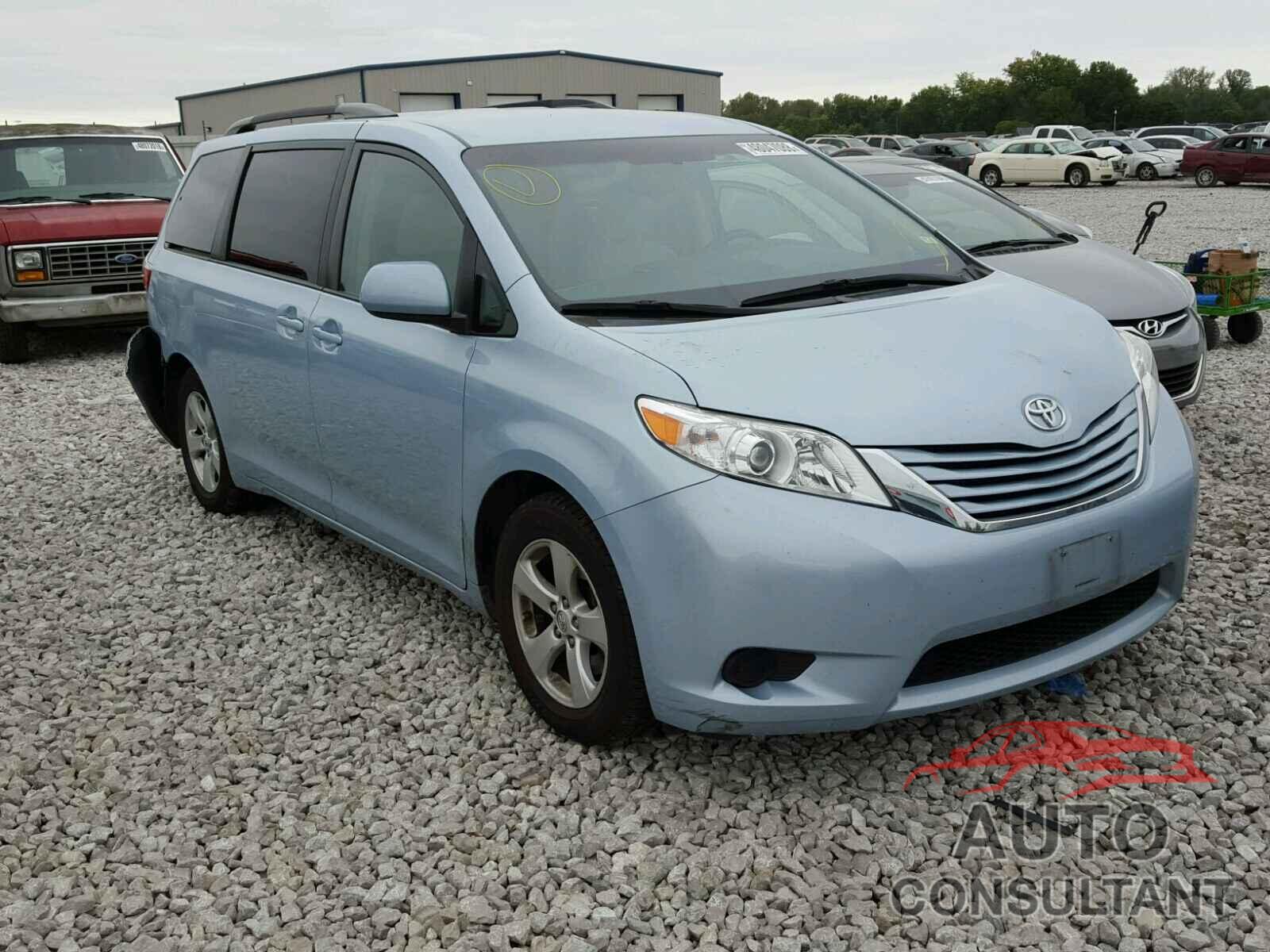 TOYOTA SIENNA LE 2015 - 5TDKK3DC6FS655410