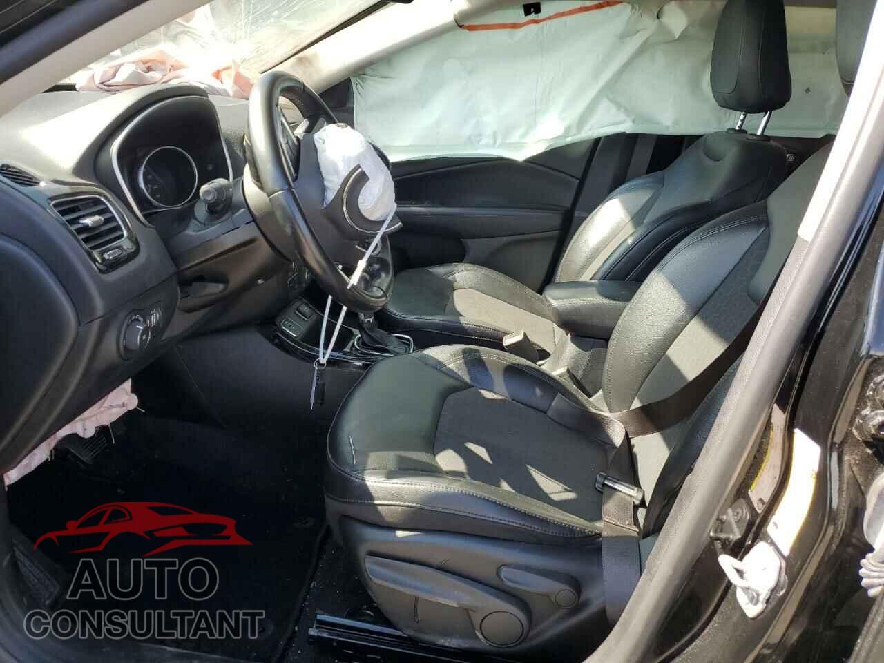 JEEP COMPASS 2019 - 3C4NJCBB0KT716471