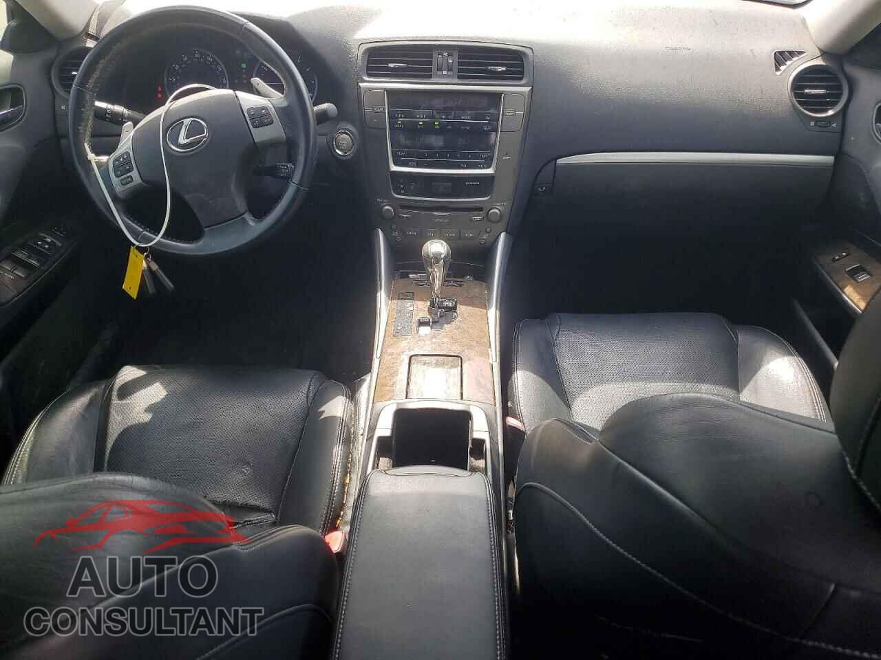 LEXUS IS 2012 - JTHCF5C25C5057855