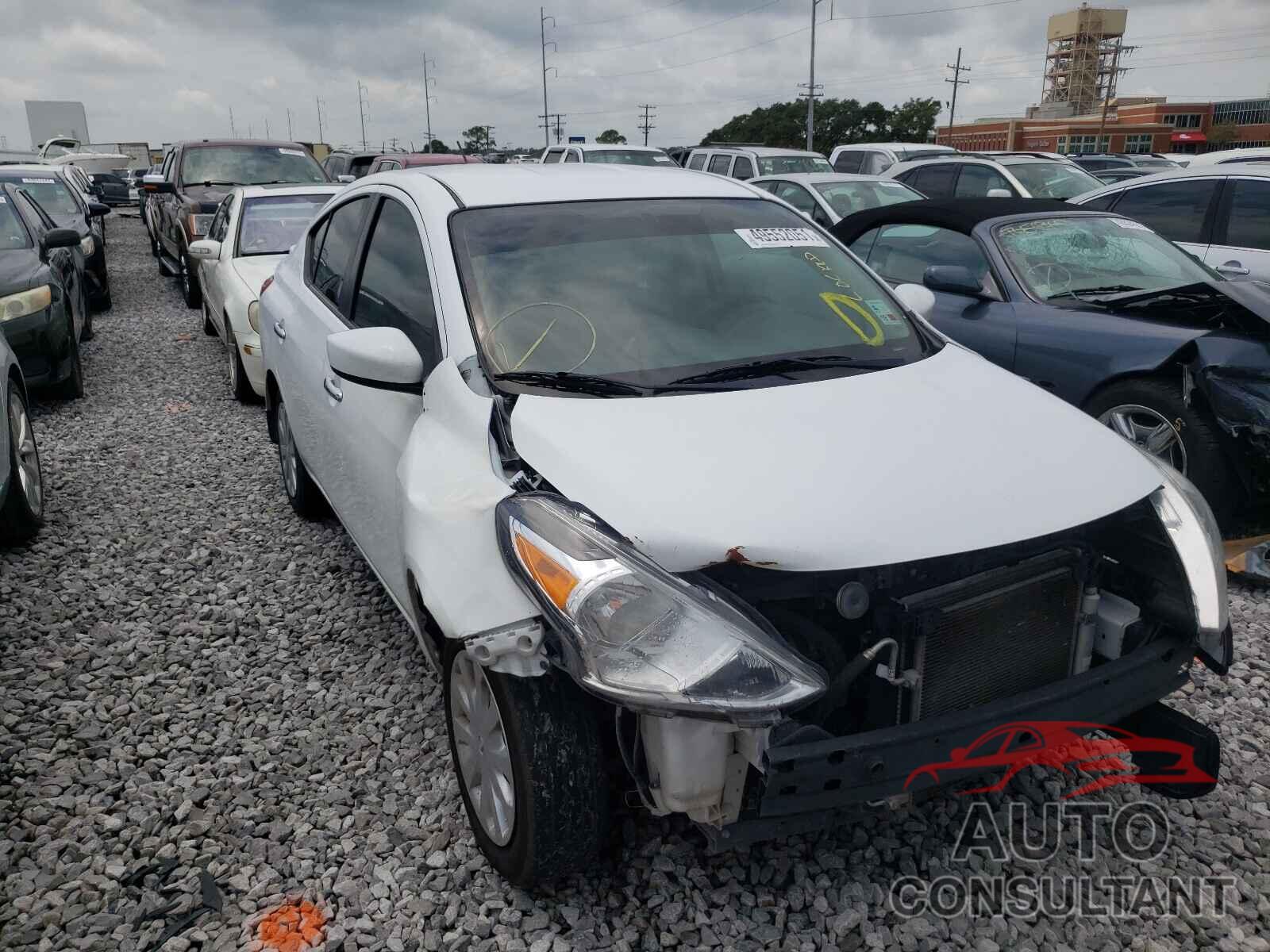 NISSAN VERSA 2017 - 3N1CN7AP8HK472165