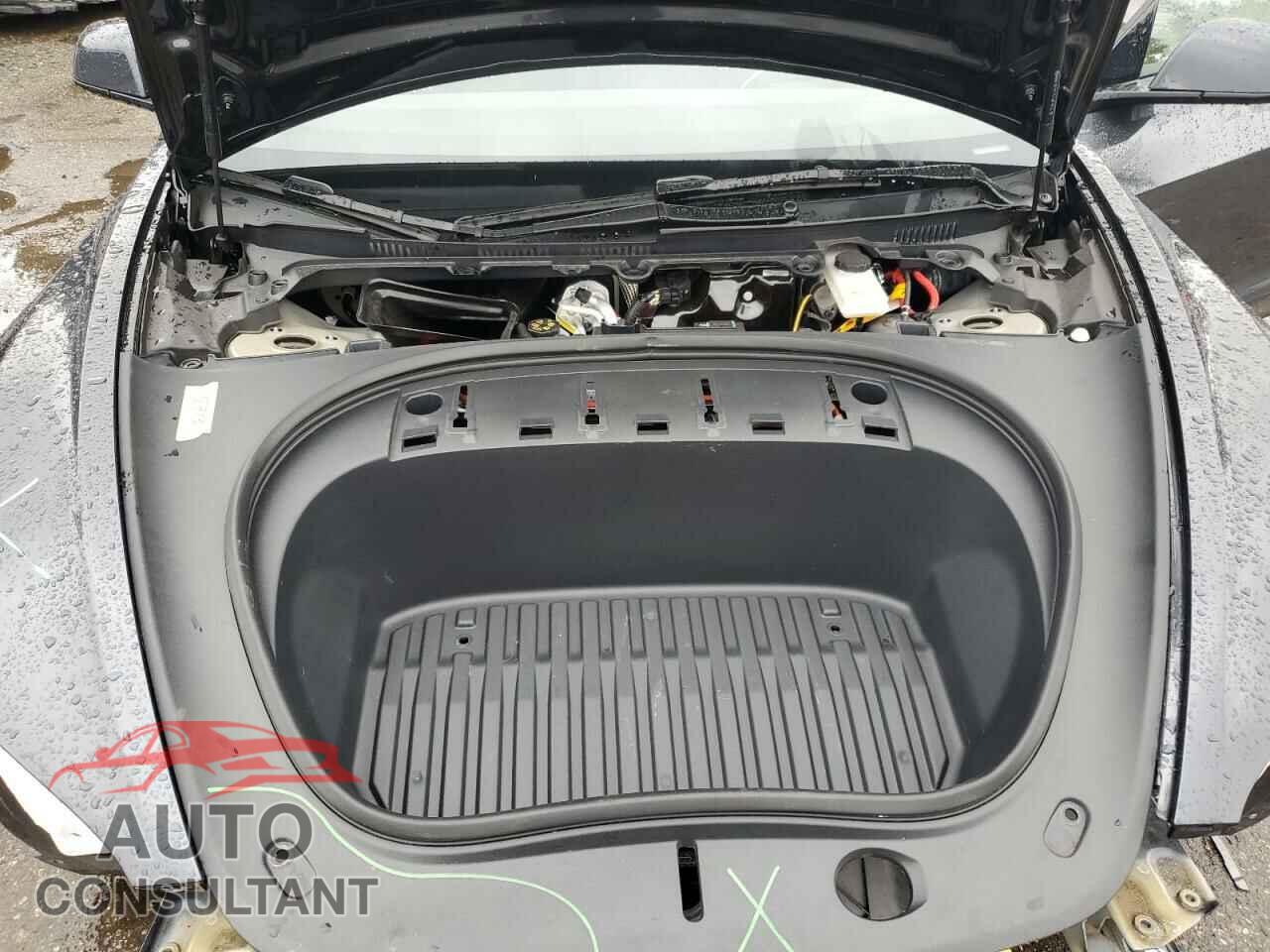 TESLA MODEL 3 2024 - 5YJ3E1EA4RF730871