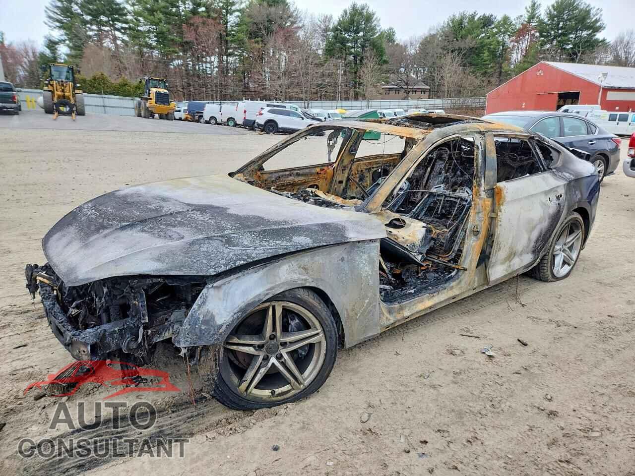 AUDI A5 2021 - WAUDACF51MA013811