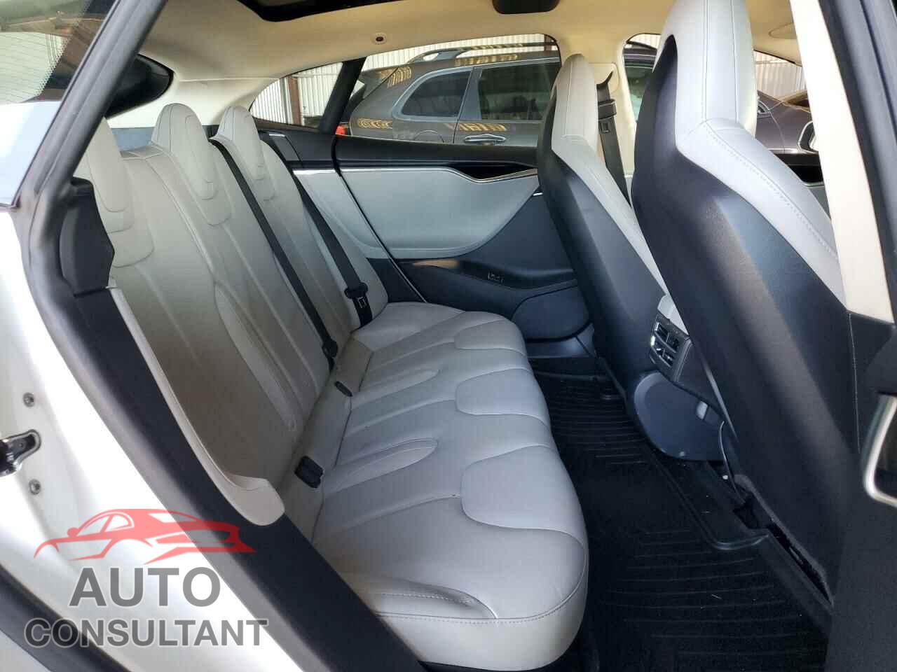 TESLA MODEL S 2013 - 5YJSA1CN0DFP09831