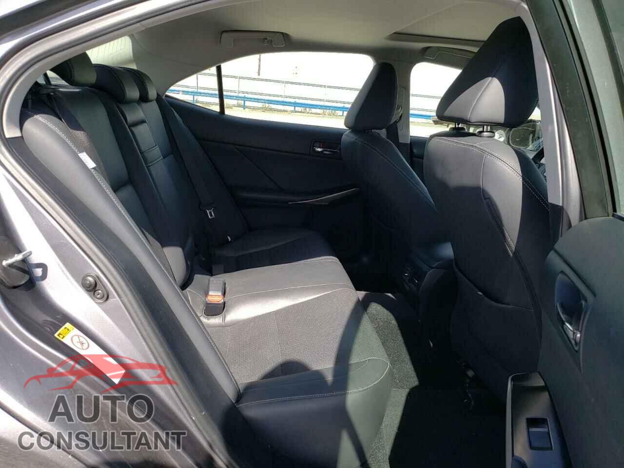 LEXUS IS 2014 - JTHCF1D29E5002657