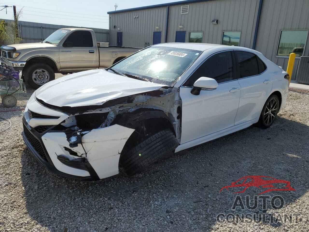 TOYOTA CAMRY 2022 - 4T1G11AK7NU656421