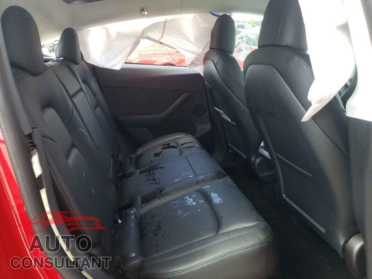 TESLA MODEL Y 2021 - 5YJYGDEF7MF197310