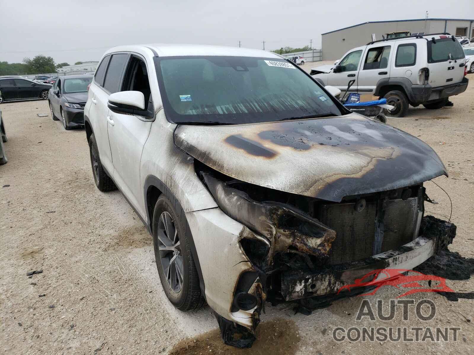 TOYOTA HIGHLANDER 2019 - 5TDZARFH8KS051123