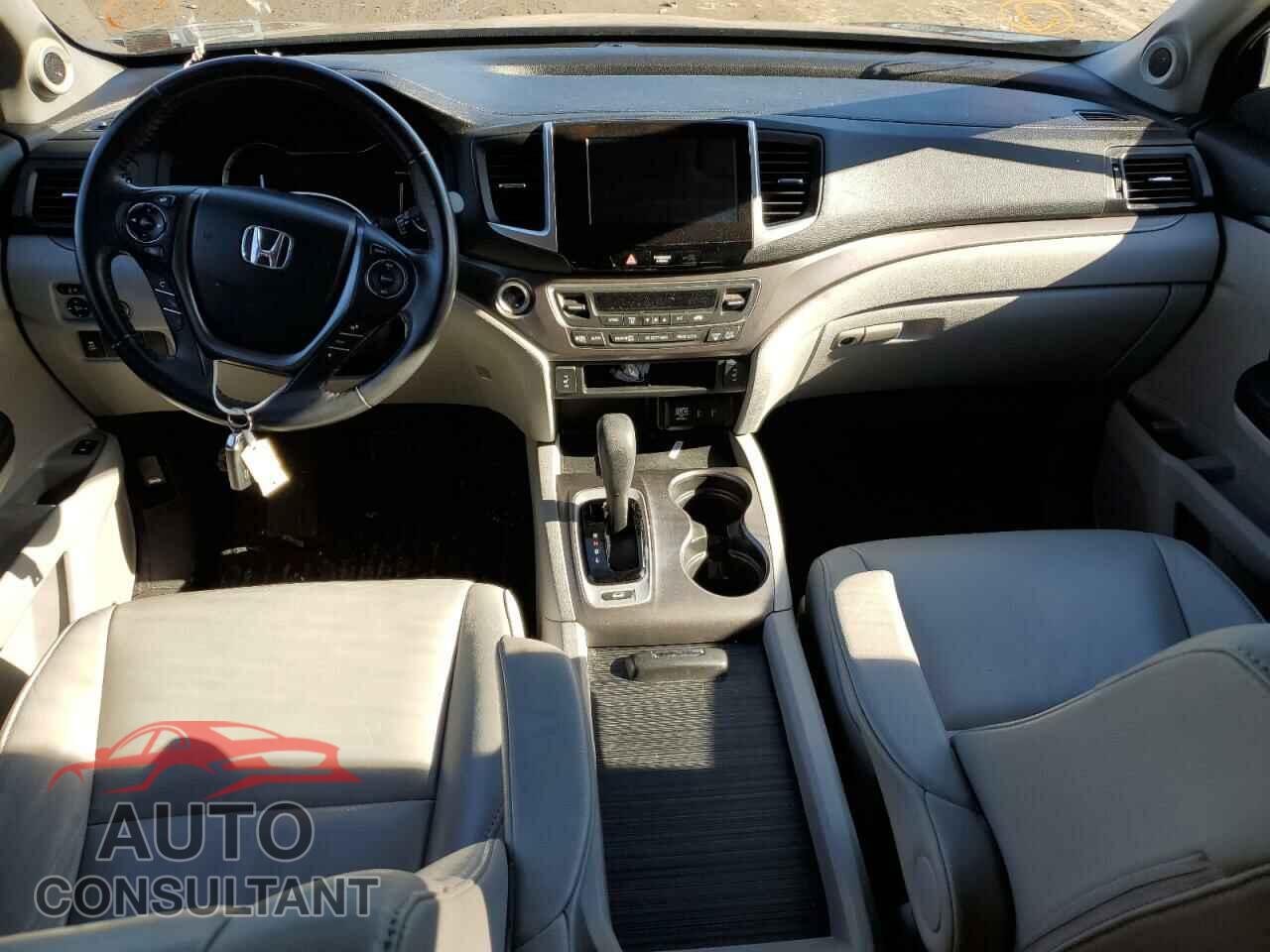 HONDA PILOT 2017 - 5FNYF6H59HB053507
