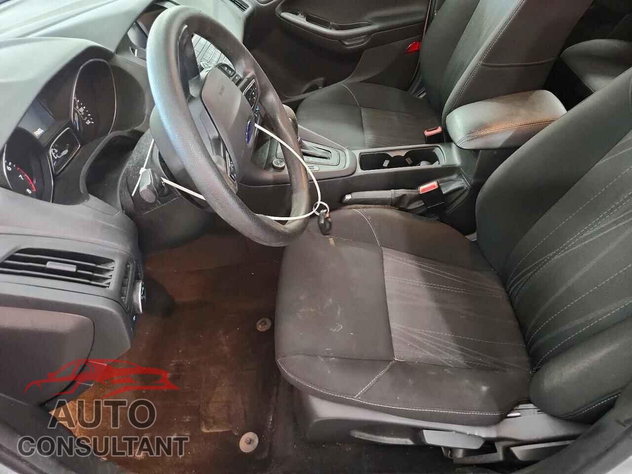 FORD FOCUS 2017 - 1FADP3K26HL332926
