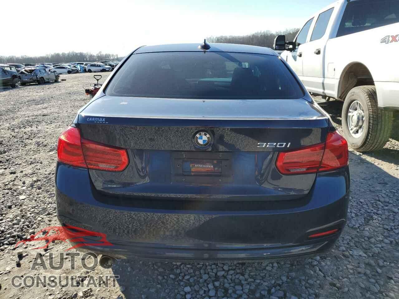 BMW 3 SERIES 2017 - WBA8E1G33HNU17778