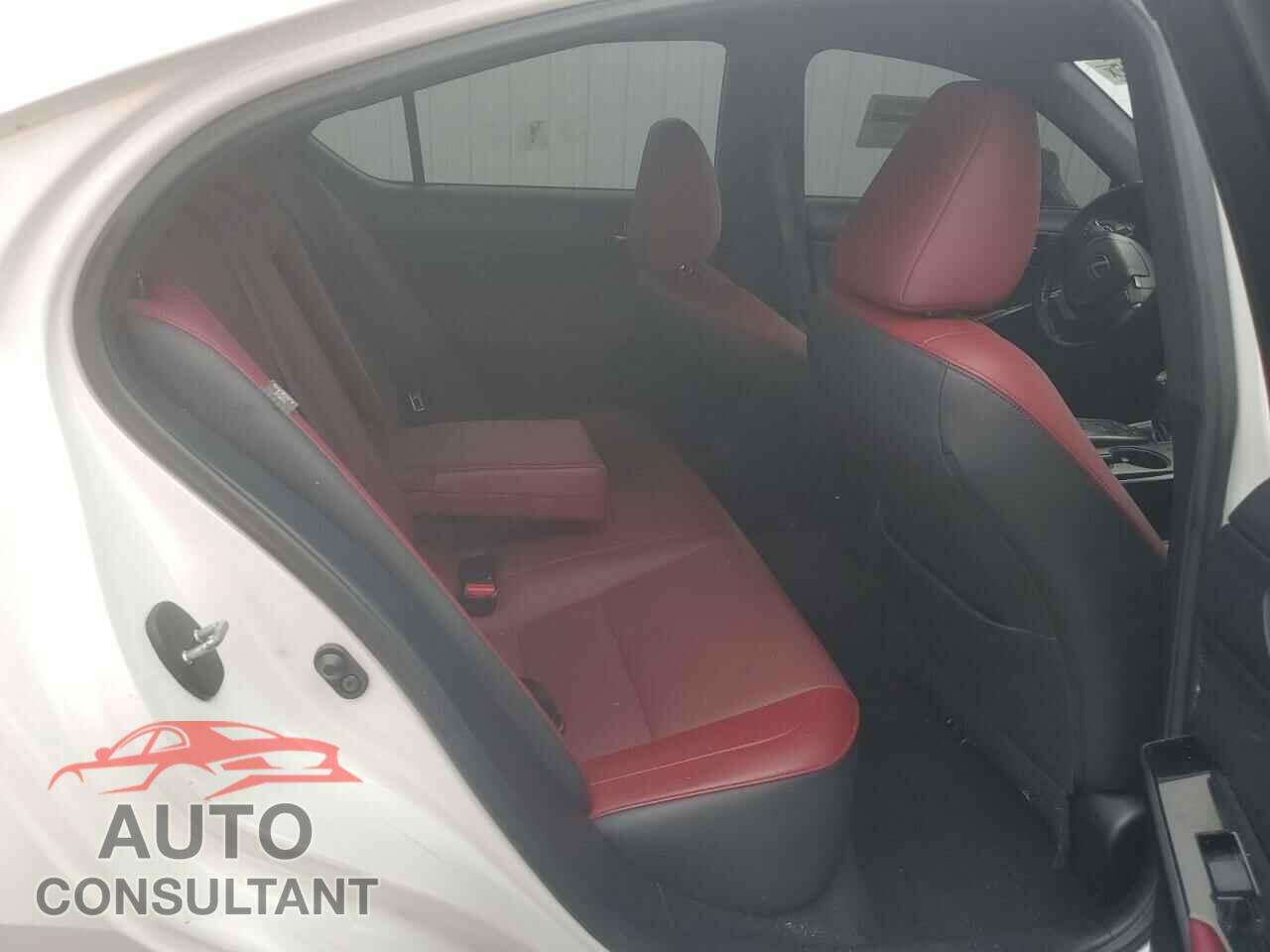 LEXUS IS 2021 - JTHCA1D24M5115025