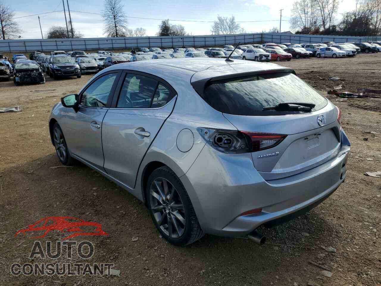 MAZDA 3 2018 - 3MZBN1L38JM238132