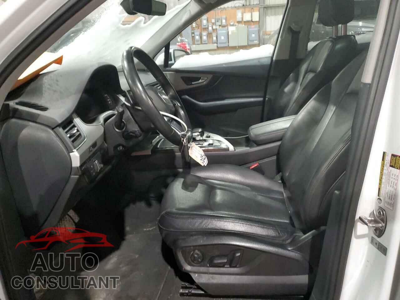 AUDI Q7 2018 - WA1LAAF71JD049085