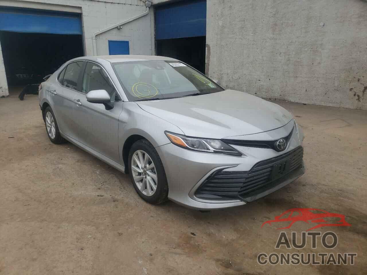 TOYOTA CAMRY 2022 - 4T1C11BK6NU054252