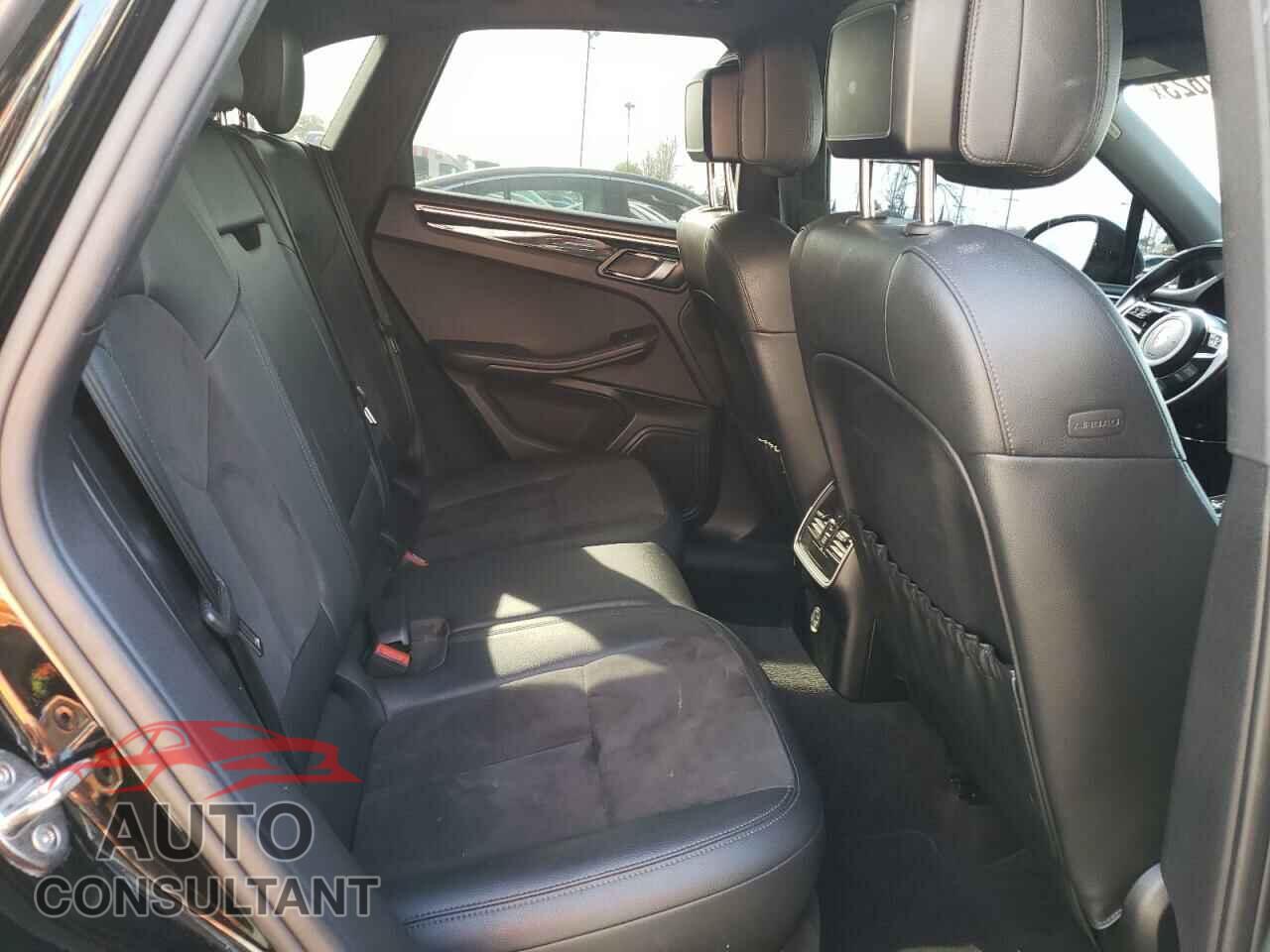 PORSCHE MACAN 2018 - WP1AA2A52JLB17780