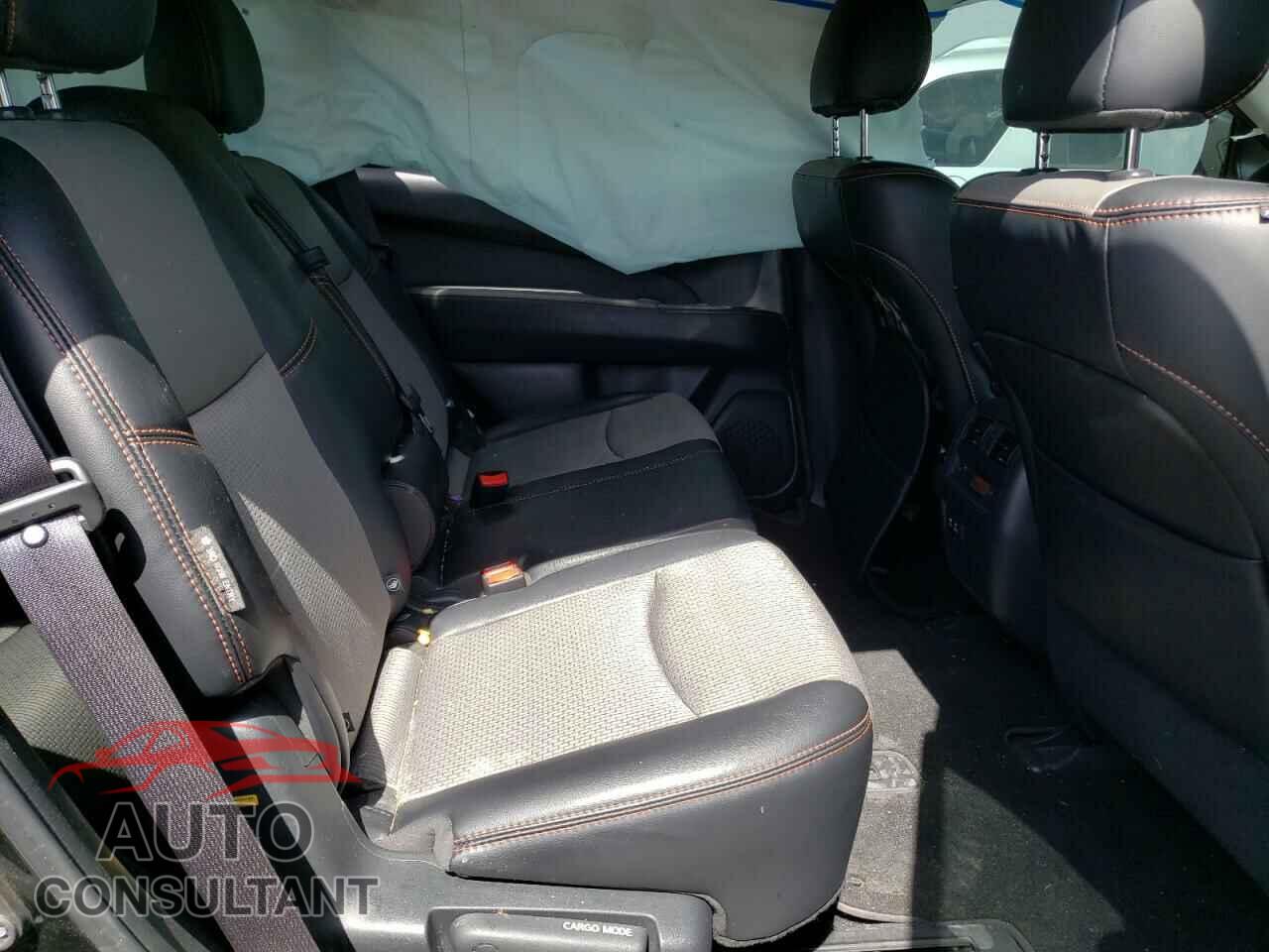 NISSAN PATHFINDER 2020 - 5N1DR2BM8LC579708