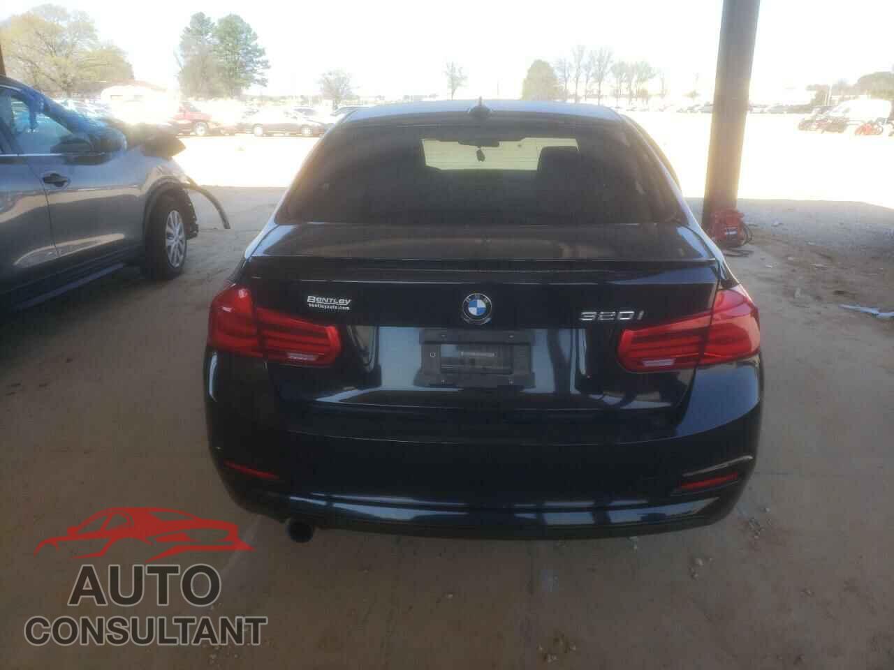 BMW 3 SERIES 2016 - WBA8E1G59GNU12150