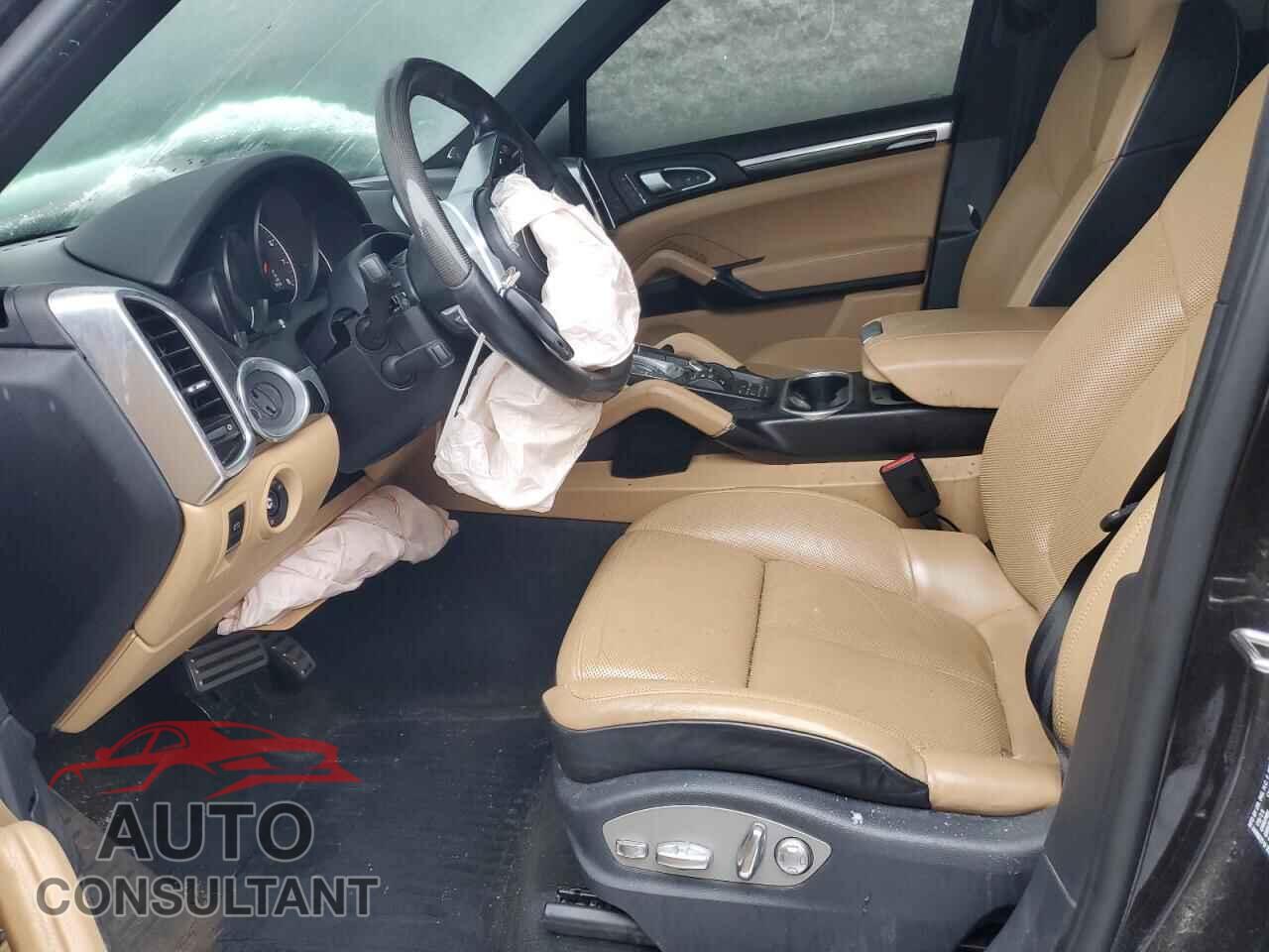 PORSCHE CAYENNE 2016 - WP1AA2A22GKA08501