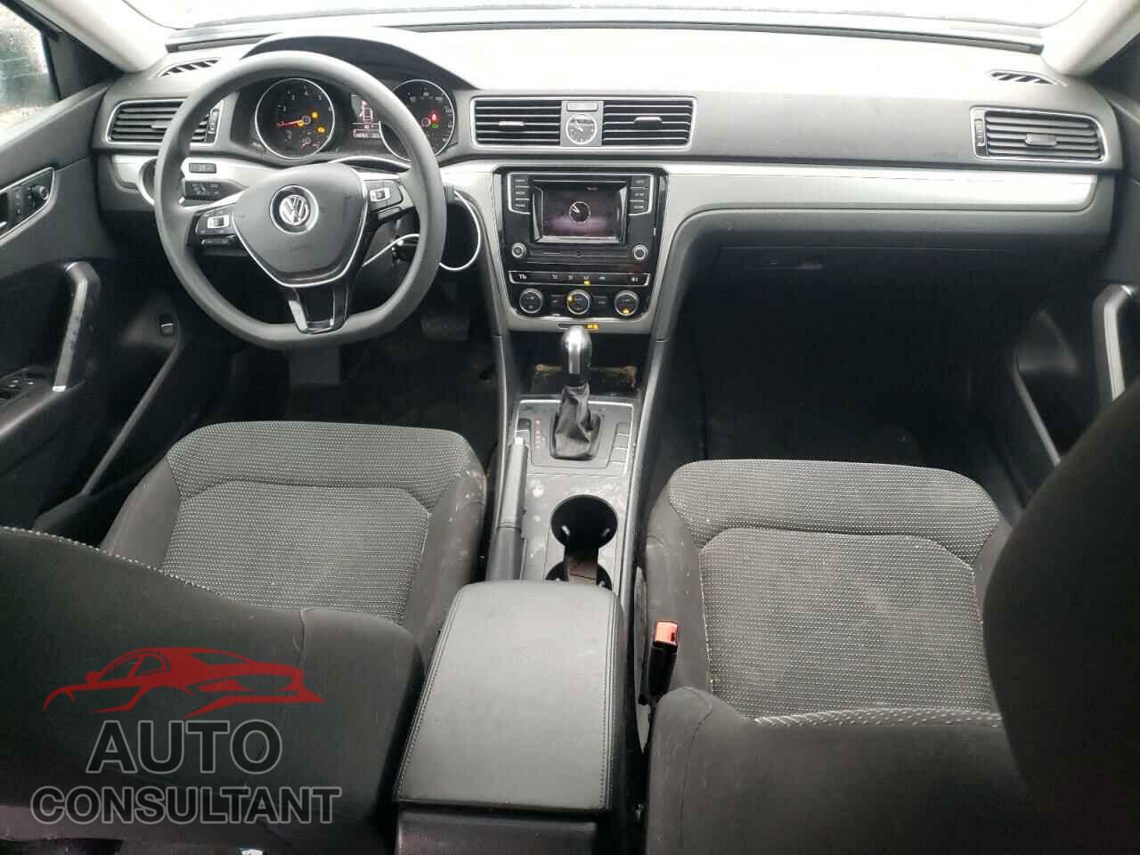 VOLKSWAGEN PASSAT 2017 - 1VWAT7A3XHC074028